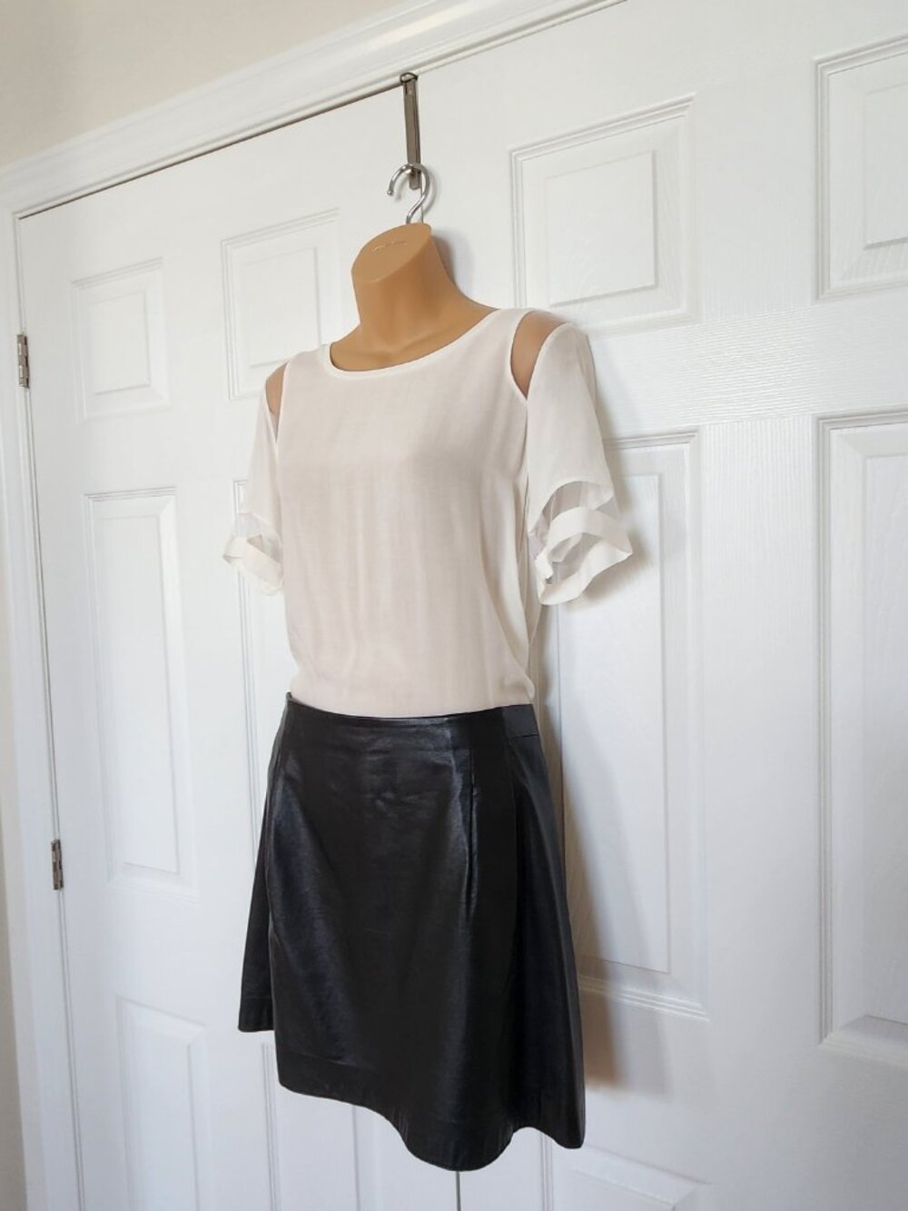 VINCE WOMENS LEATHER MINI SKIRT SZ 8 BLACK - Picture 3 of 10